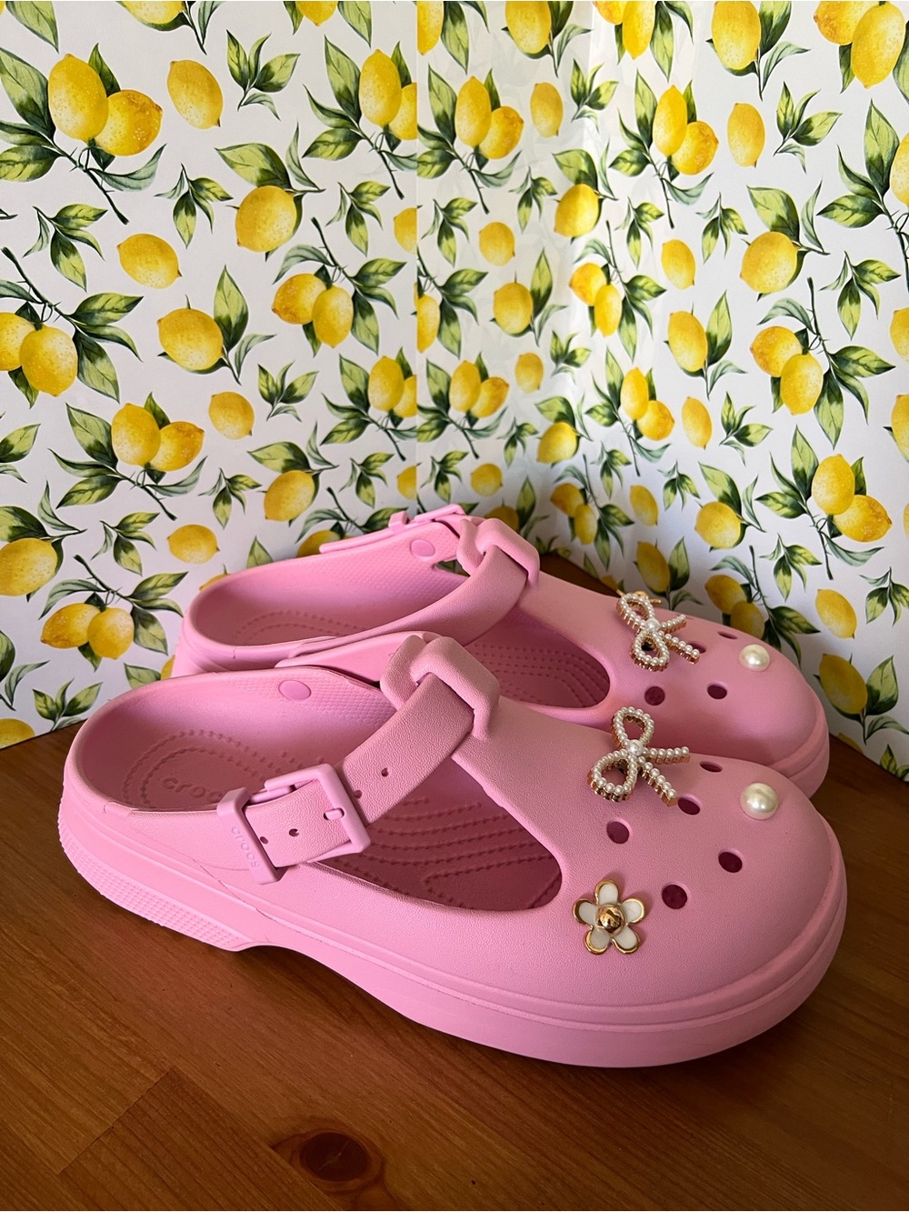Women’s Pink Bow-Embellished Clog Sandals Size 9W - Picture 3 of 7